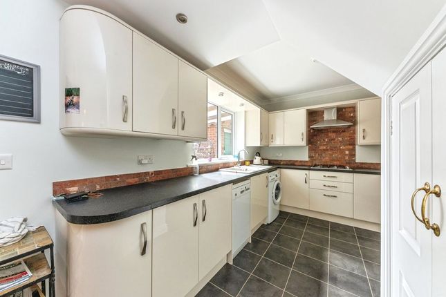 27, Stewton Lane, Louth photo 4