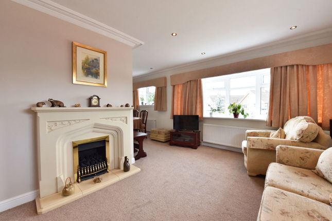 12, Regent Close, Kingswinford photo 4