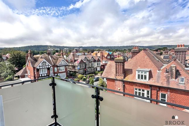Flat 18 Farrington Court, 16, Old Orchard Road, Eastbourne photo 2