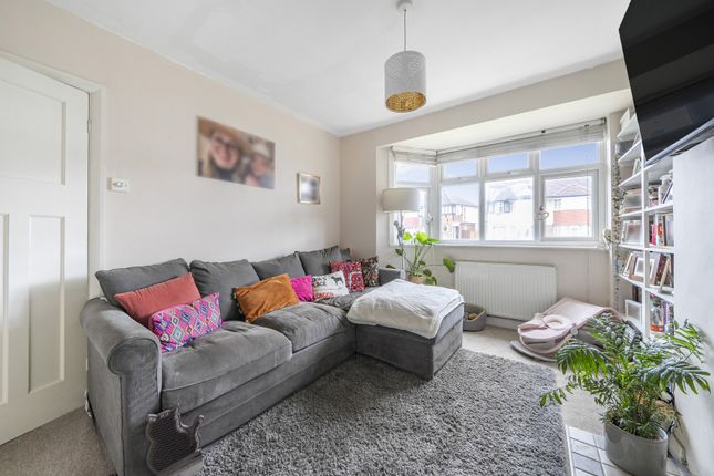 Flat for sale in Lynmouth Avenue, Morden