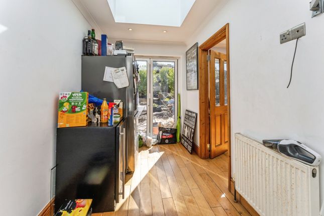 46, Brookfield Avenue, London photo 3