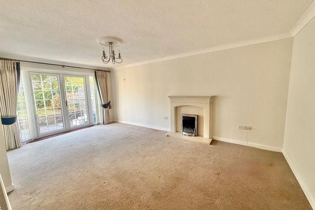 5, Heol Nant, Bridgend photo 3