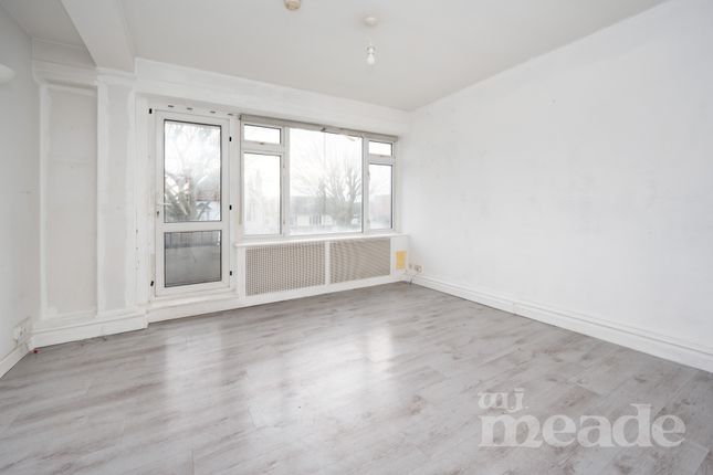 Flat for sale in Handsworth Avenue, London