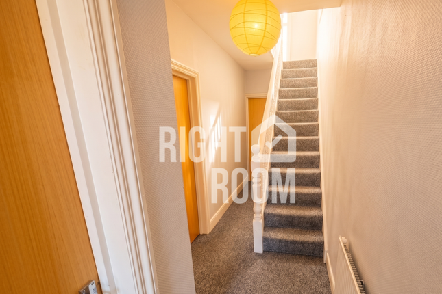 13 Highfield Lane, Southampton photo 5