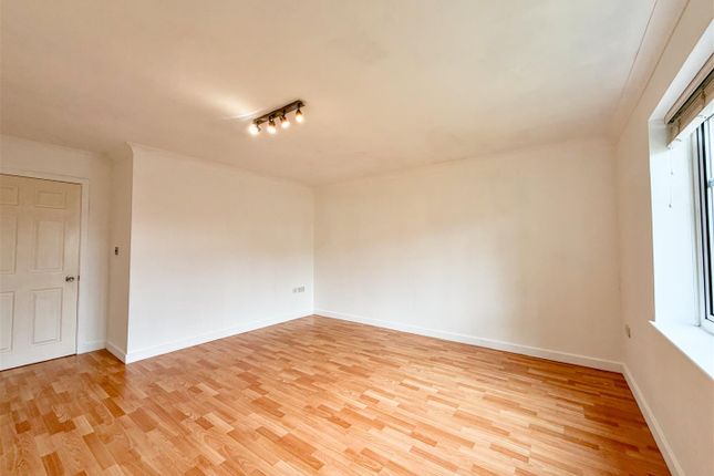 18, Oak Tree Court, York photo 4