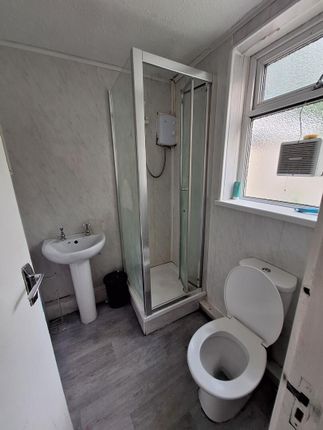 8, Brook Street, Pontypridd photo 3