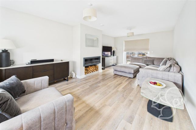 17 Old Stone Pit Way, Bury St. Edmunds photo 2