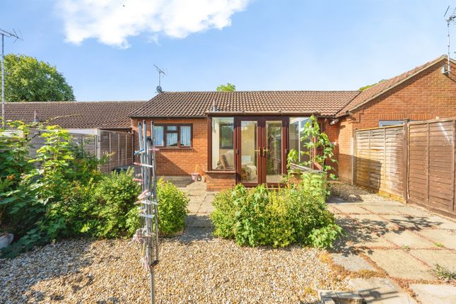 18, Ledburn Grove, Leighton Buzzard photo 2