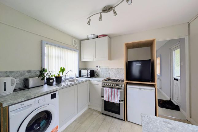 15, Staverton Park, Cheltenham, Glos photo 3