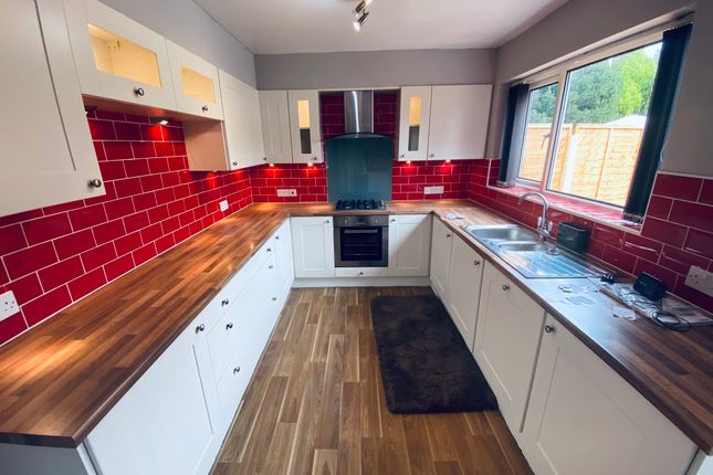 24, Newlands Avenue, Tyldesley photo 3