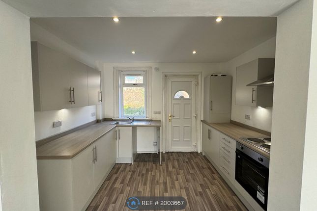 Thumbnail Flat to rent in Ladyford Avenue, Kilwinning