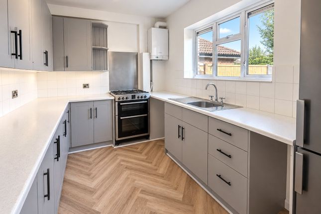 19, Bateson Way, Woking photo 4