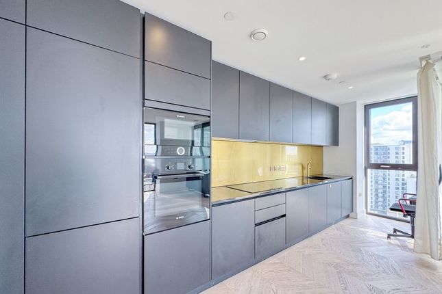 Flat 14, 5 Tidemill Square, London photo 3
