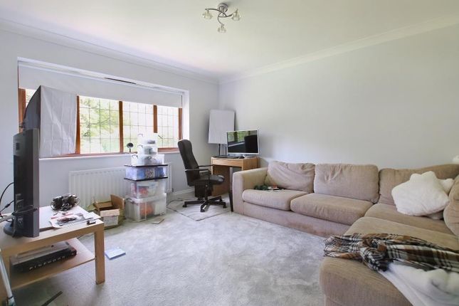 Detached house to rent in Old Avenue, West Byfleet