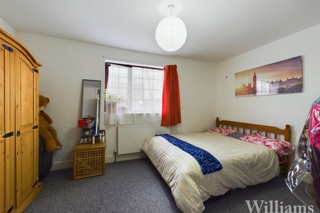 Terraced house for sale in Bicester Road, Aylesbury
