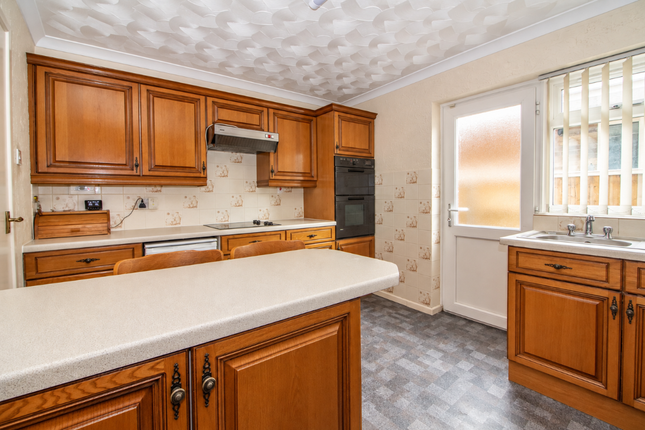 48 Masefield Crescent, Waterlooville photo 3
