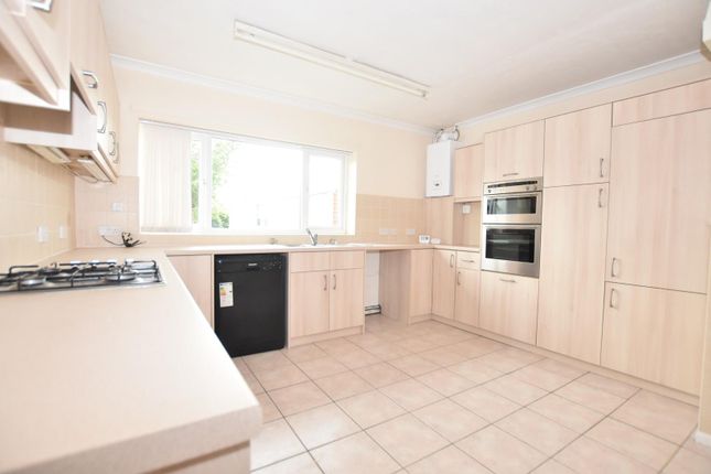 33, Norwood Avenue, Chesterfield photo 3