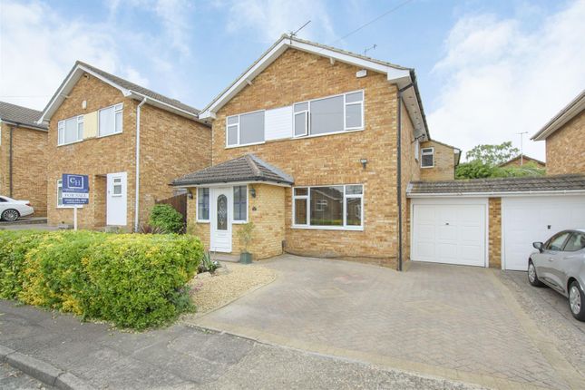 Link-detached house for sale in Larch Avenue, Bricket Wood, St. Albans