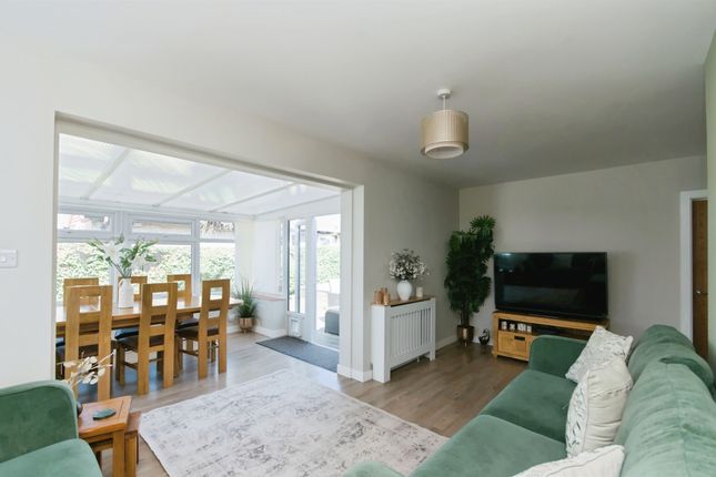 214, Arundel Road Central, Peacehaven photo 2
