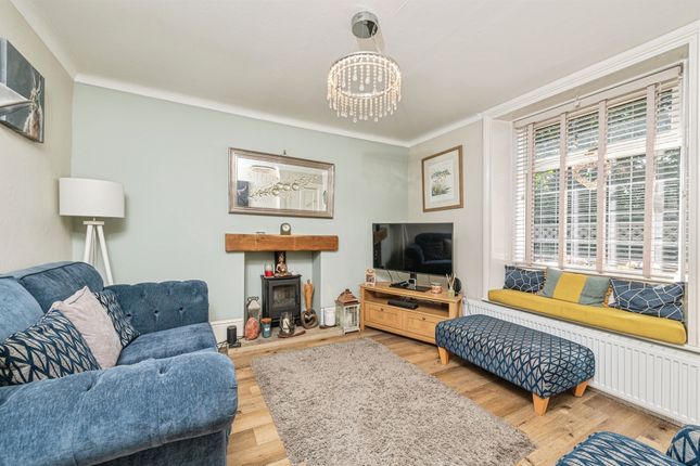 37, Holmfirth Road, Holmfirth photo 3
