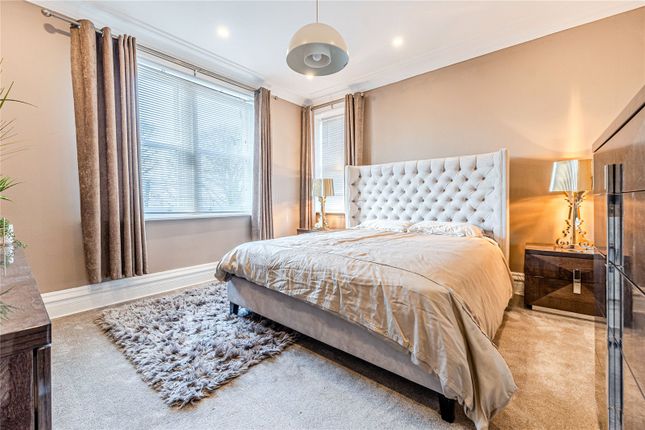27, East View, Leeds photo 4