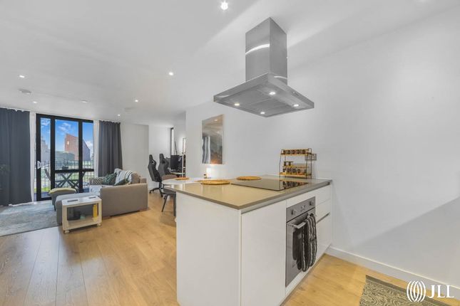 404, Hawthorn House, 9, Forrester Way, London photo 4