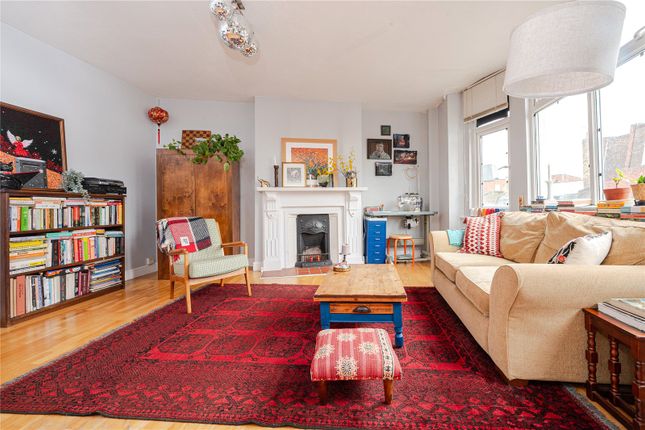 Flat 2, 14a, London Road, Twickenham photo 3
