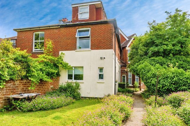 Flat 2, 152, Hill Lane, Southampton photo 2
