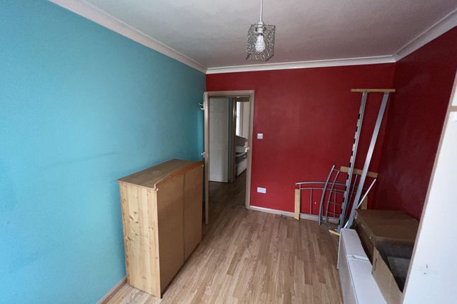 59, Stockwell Green, London photo 4