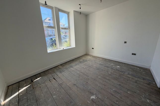 3, Fixby View Yard, Clough Lane, Brighouse photo 4