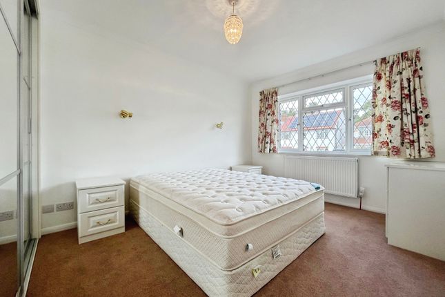 15, Cabrera Avenue, Surrey photo 4
