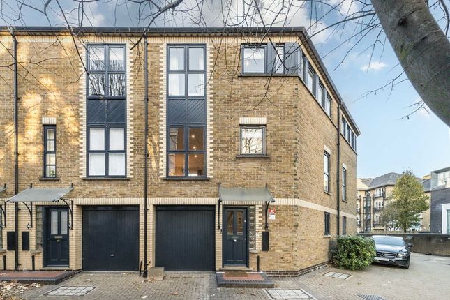 Thumbnail Detached house to rent in Queen Elizabeth Street, London