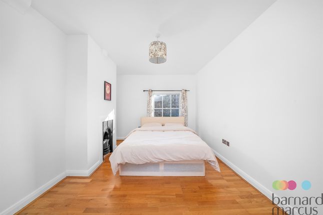End terrace house for sale in The Burroughs, London