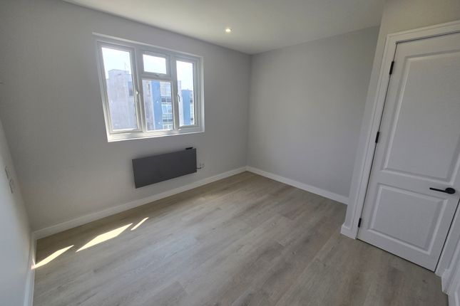 Flat 14  , Deseret House, London Road, Mitcham photo 5
