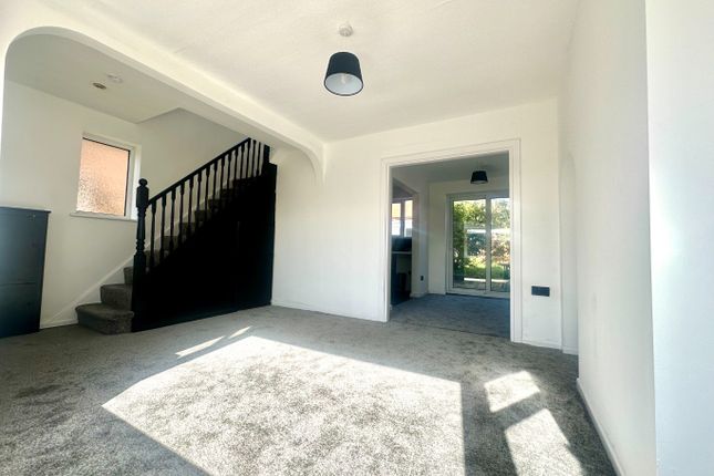 27, Brough Avenue, Blackpool photo 2