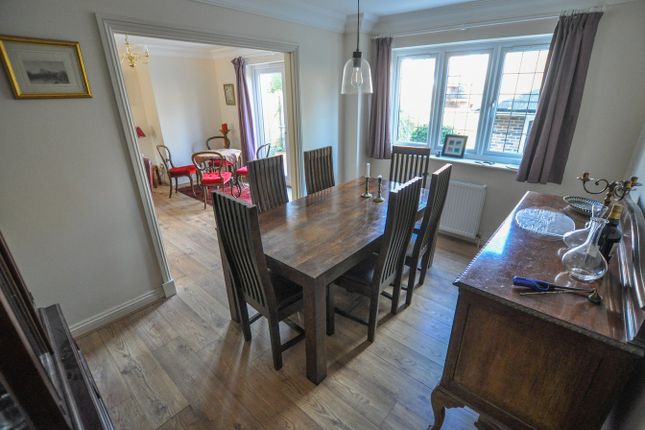 21, Silverwood Close, Wimborne photo 4