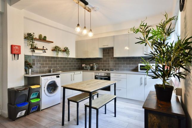 Thumbnail Property to rent in Cromer Street, London