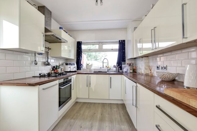 1012, St. Albans Road, Watford photo 2