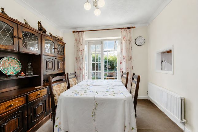 10, Beech End, Alconbury photo 4