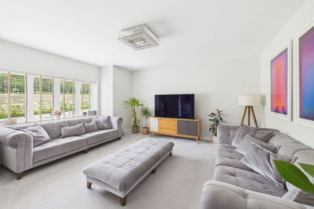 8 Furrow Close, Gloucester photo 2