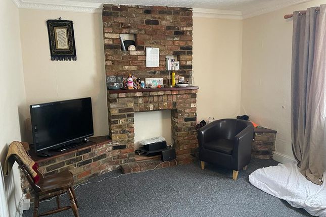 21, Wescott Way, Uxbridge photo 2