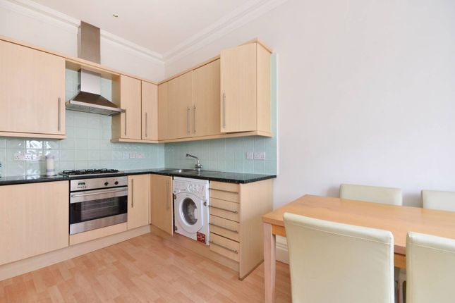Flat to rent in Queens Gate Terrace, South Kensington, London