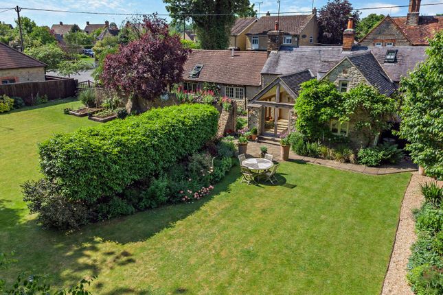 Thorn Cottage, 13, Bainton Road, Bicester photo 2
