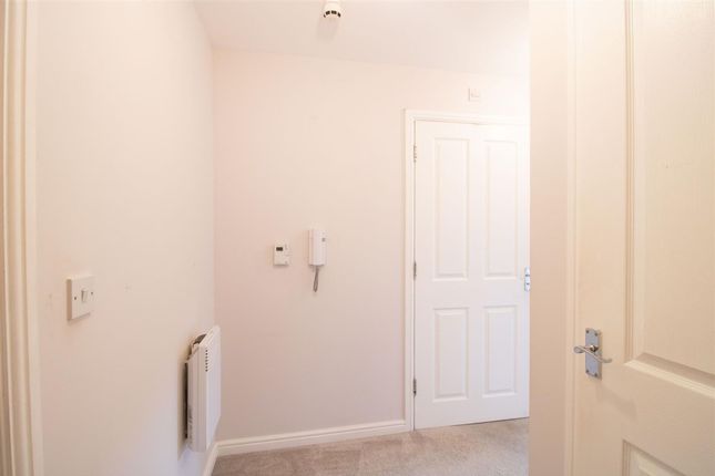 Flat C, 18 Hall Street, Blackwood photo 2