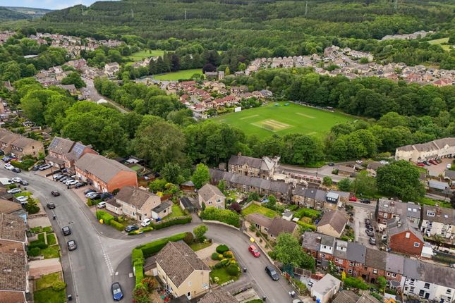 2, Clough Wood View, Sheffield photo 2