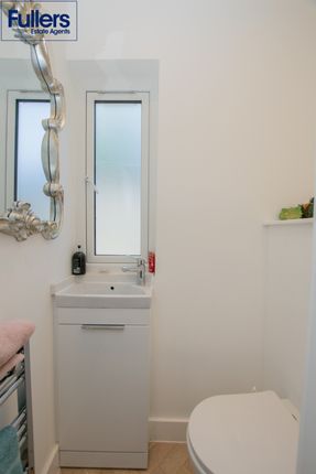 2, The Spinney, Winchmore Hill photo 5
