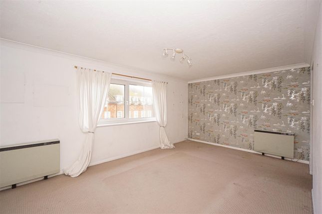 Flat 9 The Moorings, 71, The Bourne, Hastings photo 2