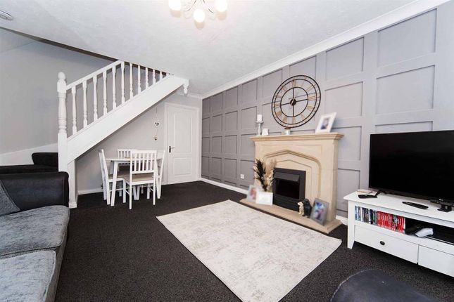 27, Lakemore, Peterlee photo 2