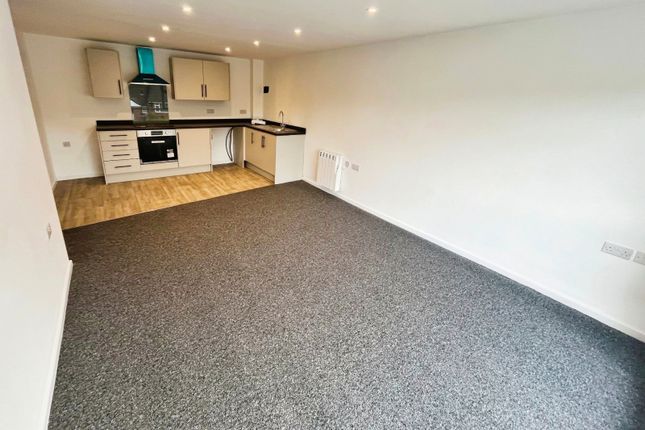 Flat 27,, Gloucester Grange, Staffordshire photo 2