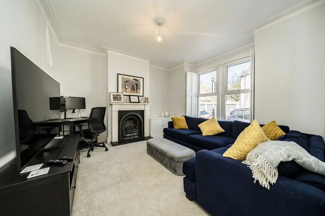 Thumbnail Property to rent in Pevensey Road, London